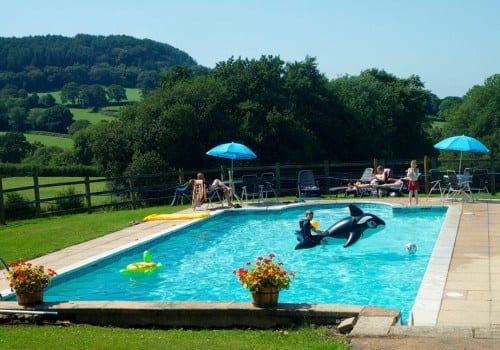 Devon holiday cottages with outdoor swimming pool