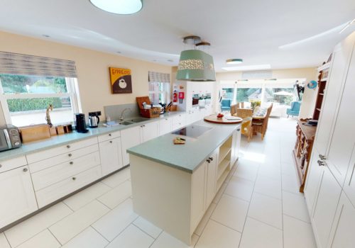 Spacious and bright kitchen